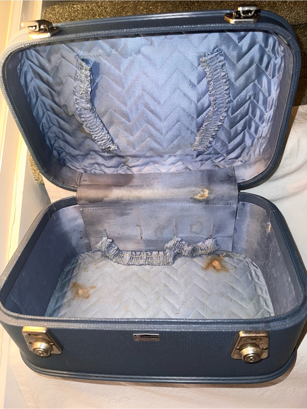 Vintage Blue Train Case Cosmetic Makeup Box-Rough Shape Inside - Picture 12 of 16